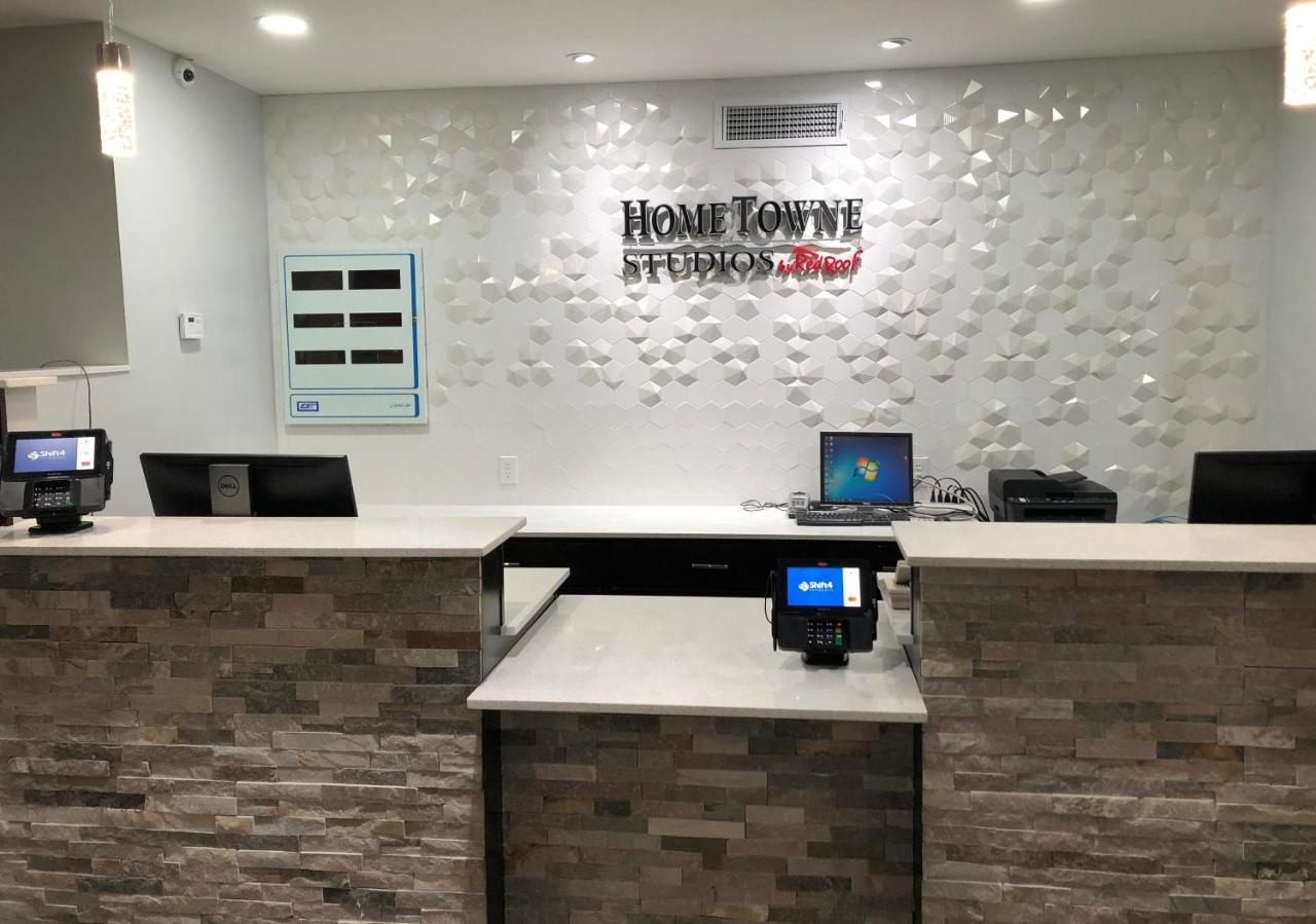 Hometowne Studios By Red Roof San Antonio E - Frost Bank Center מראה חיצוני תמונה